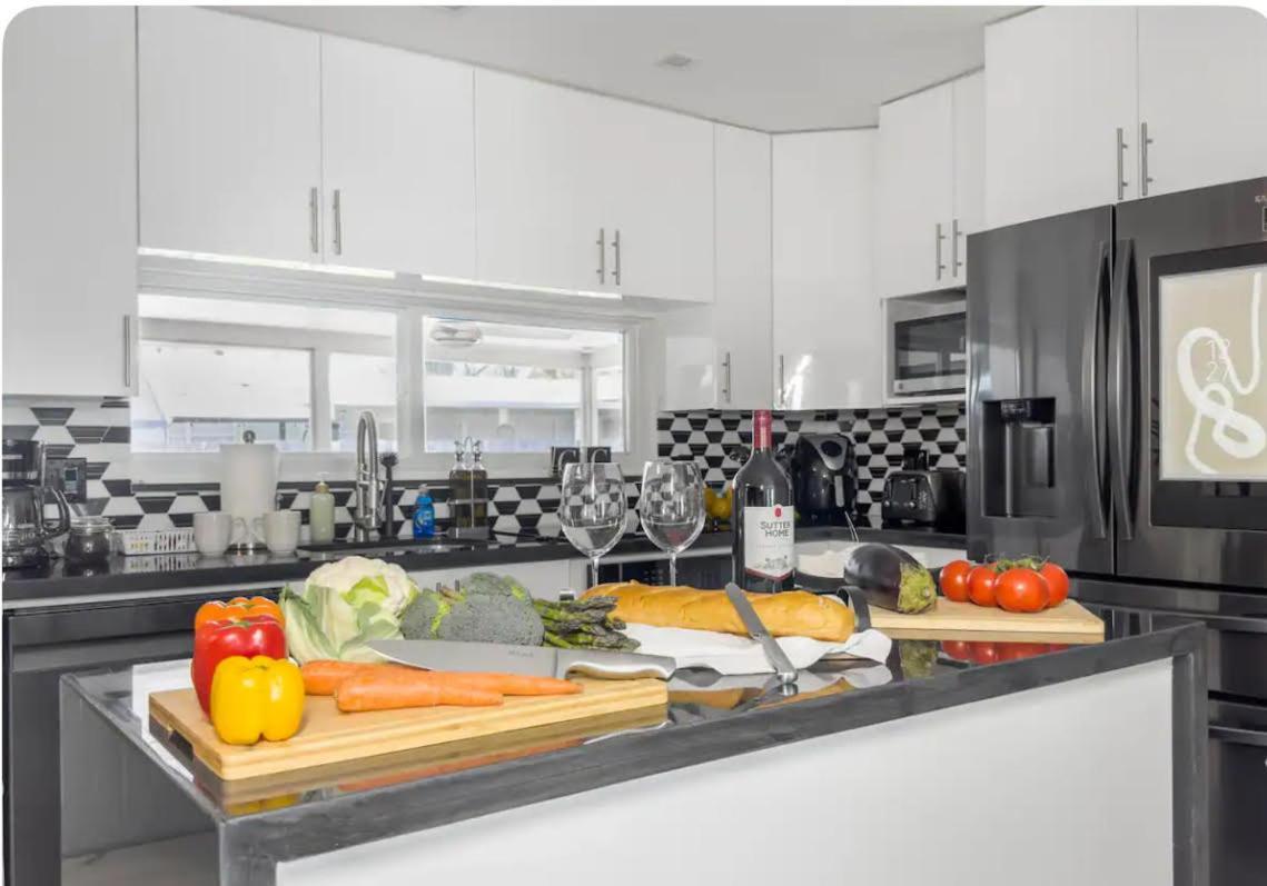 Amazing Home W Heated Pool 8 Mins To The Beach Lighthouse Point Екстер'єр фото